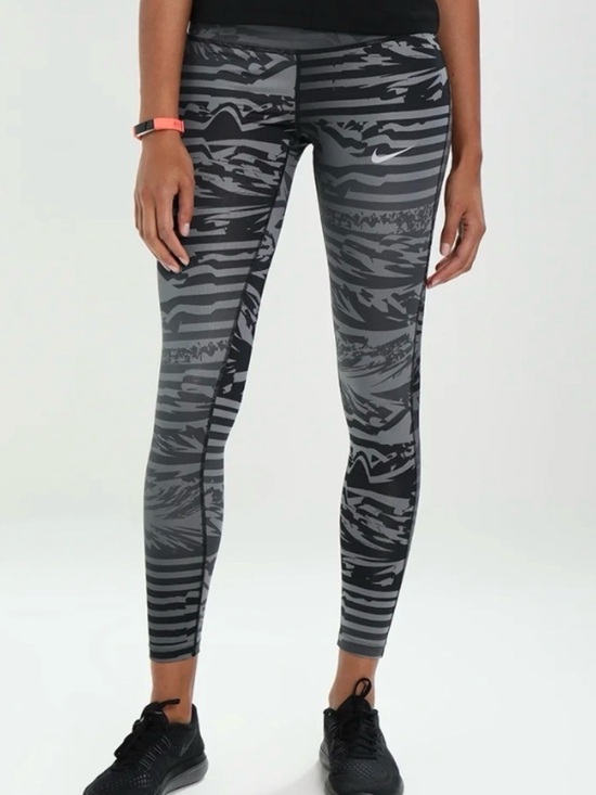 Nike Pants - Nike Women's Black & Gray Patterned  Cropped Training Leggings